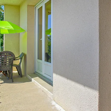 Nyaraló In Montsernelle *